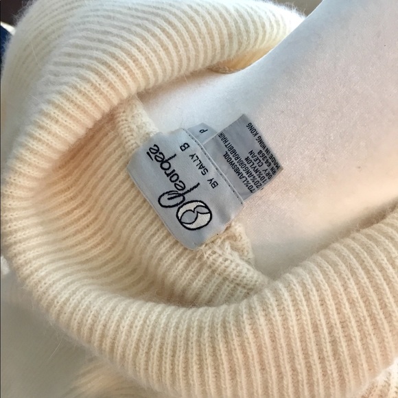 {{Sold}}Vintage Lambswool & Angora sweater dress - Picture 7 of 8